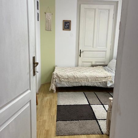Apartamento Lennon Vinkovci Exterior foto