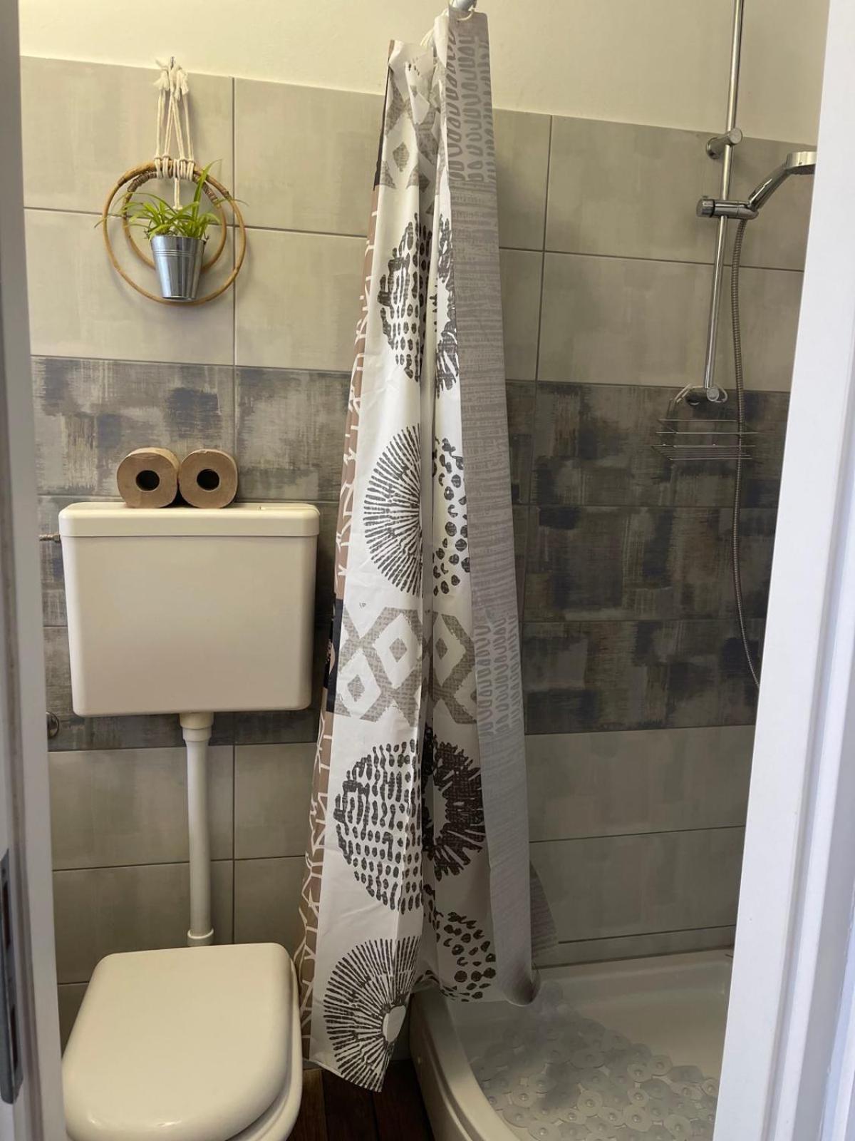Apartamento Lennon Vinkovci Exterior foto